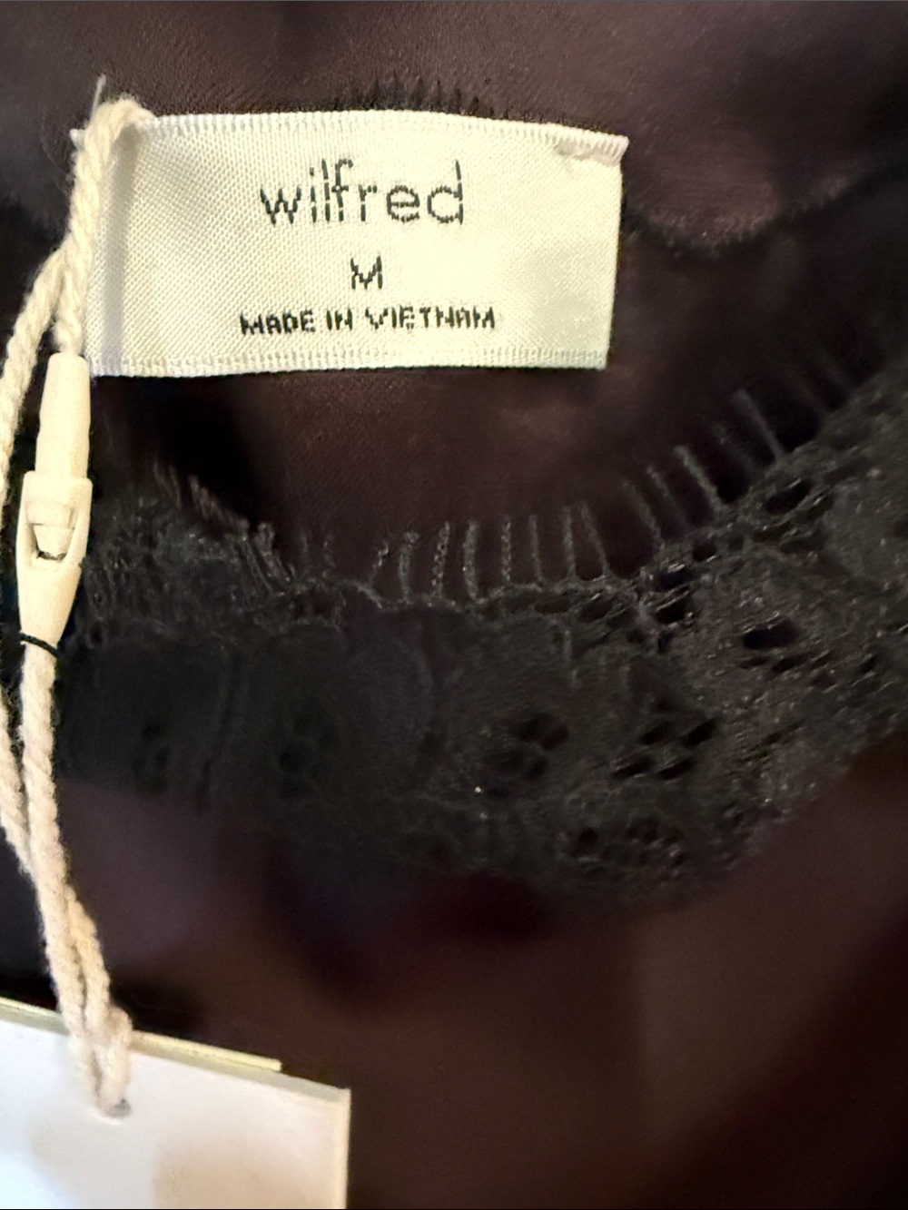 Aritzia tank with lace - Picture 2 of 4